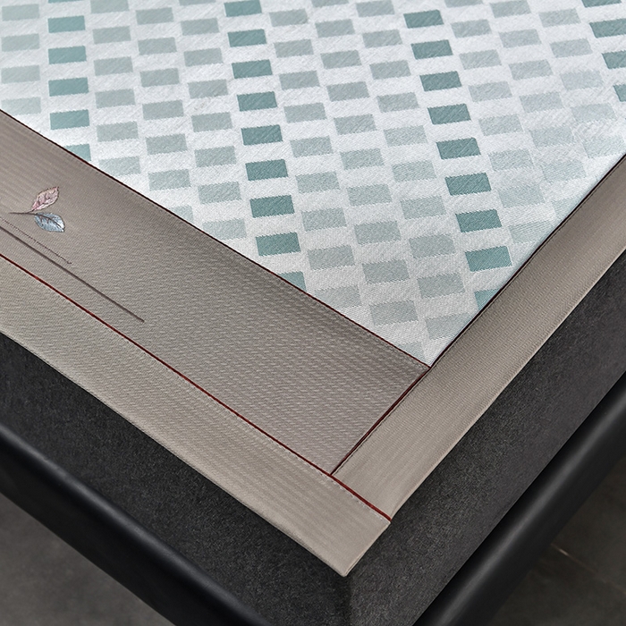 91家纺网 家纺一手货源 找家纺 小牛席业 2026新款超精密冰丝席席子-矩阵方格系列 超精密凉感冰丝席系列（矩阵方格浅绿）