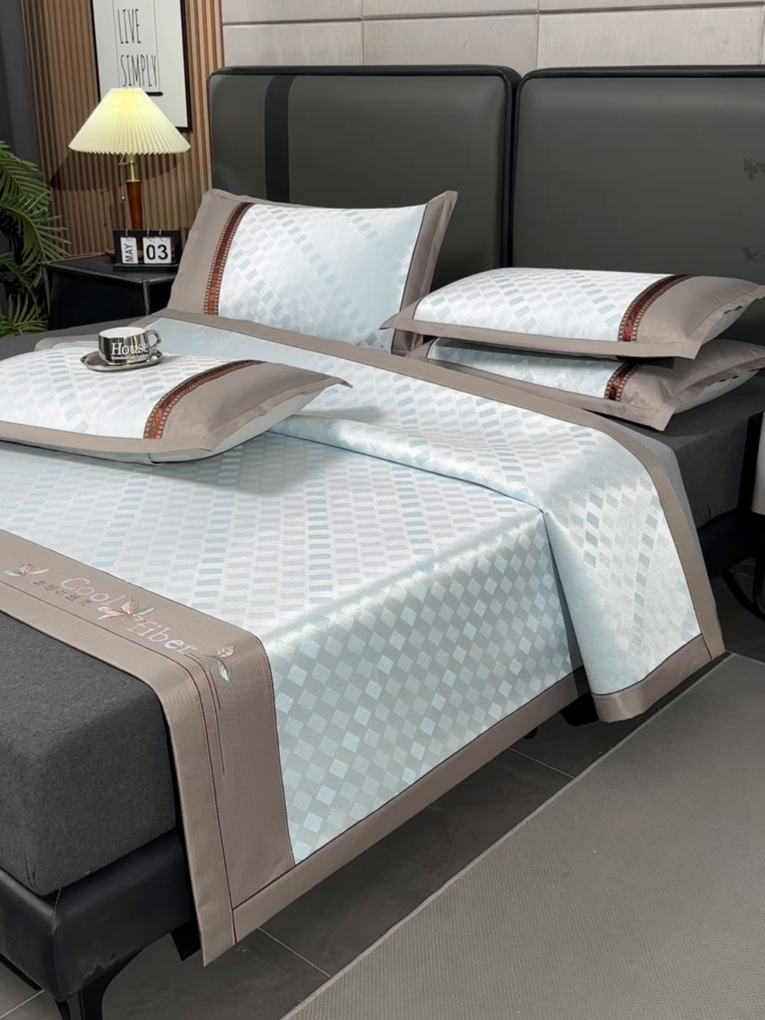 91家纺网 家纺一手货源 找家纺 小牛席业 2026新款超精密冰丝席席子-矩阵方格系列 超精密凉感冰丝席系列（矩阵方格浅蓝）