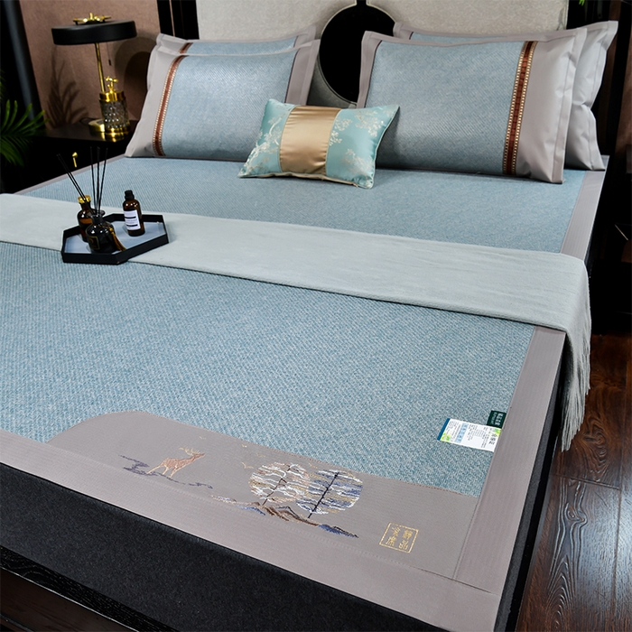 91家纺网 家纺一手货源 找家纺 （总）小牛席业 2026新款丛林小鹿绣花清凉-双面席系列