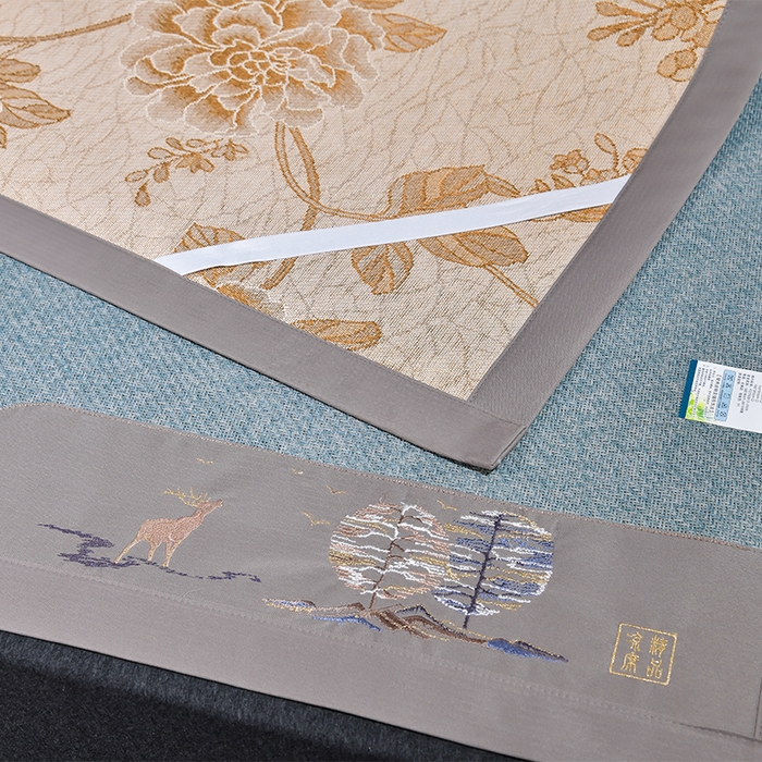 91家纺网 家纺一手货源 找家纺 小牛席业 2026新款丛林小鹿绣花清凉-双面席系列 丛林小鹿-绣花清凉席（冰蓝）