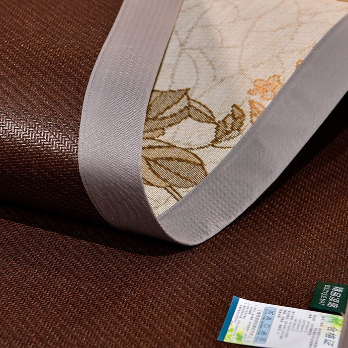 91家纺网 家纺一手货源 找家纺 小牛席业 2026新款丛林小鹿绣花清凉-双面席系列 丛林小鹿-绣花清凉席（黑咖）