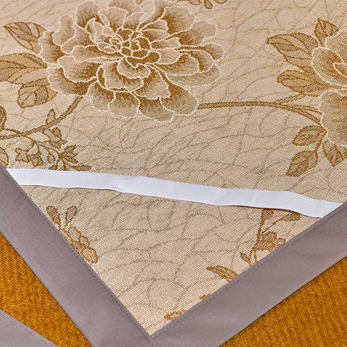 91家纺网 家纺一手货源 找家纺 小牛席业 2026新款丛林小鹿绣花清凉-双面席系列 丛林小鹿-绣花清凉席（红棕）