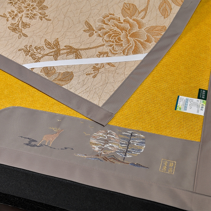 91家纺网 家纺一手货源 找家纺 小牛席业 2026新款丛林小鹿绣花清凉-双面席系列 丛林小鹿-绣花清凉席（黄藤）