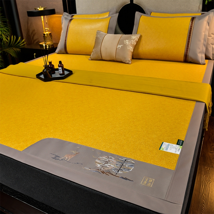 91家纺网 家纺一手货源 找家纺 小牛席业 2026新款丛林小鹿绣花清凉-双面席系列 丛林小鹿-绣花清凉席（黄藤）