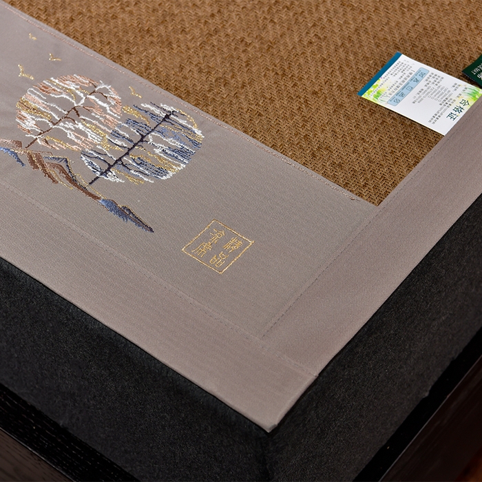 91家纺网 家纺一手货源 找家纺 小牛席业 2026新款丛林小鹿绣花清凉-双面席系列 丛林小鹿-绣花清凉席（浅咖）