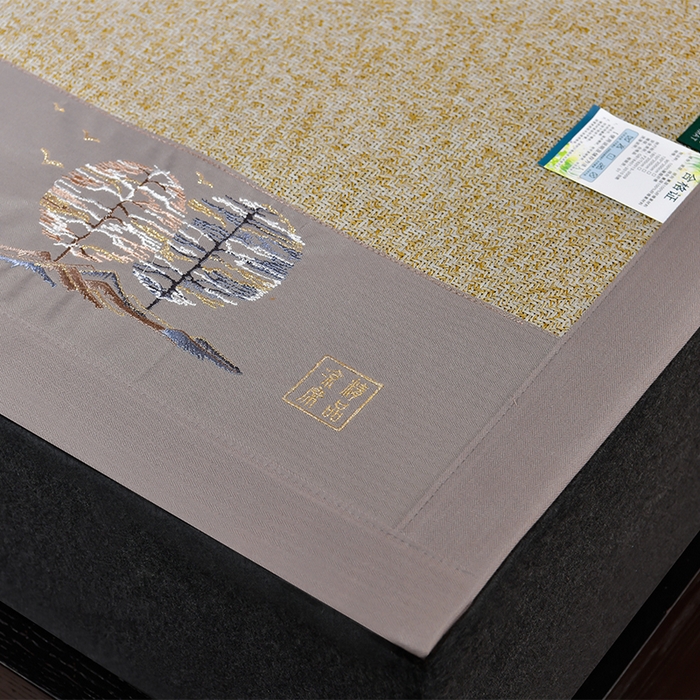 91家纺网 家纺一手货源 找家纺 小牛席业 2026新款丛林小鹿绣花清凉-双面席系列 丛林小鹿-绣花清凉席（亚麻）