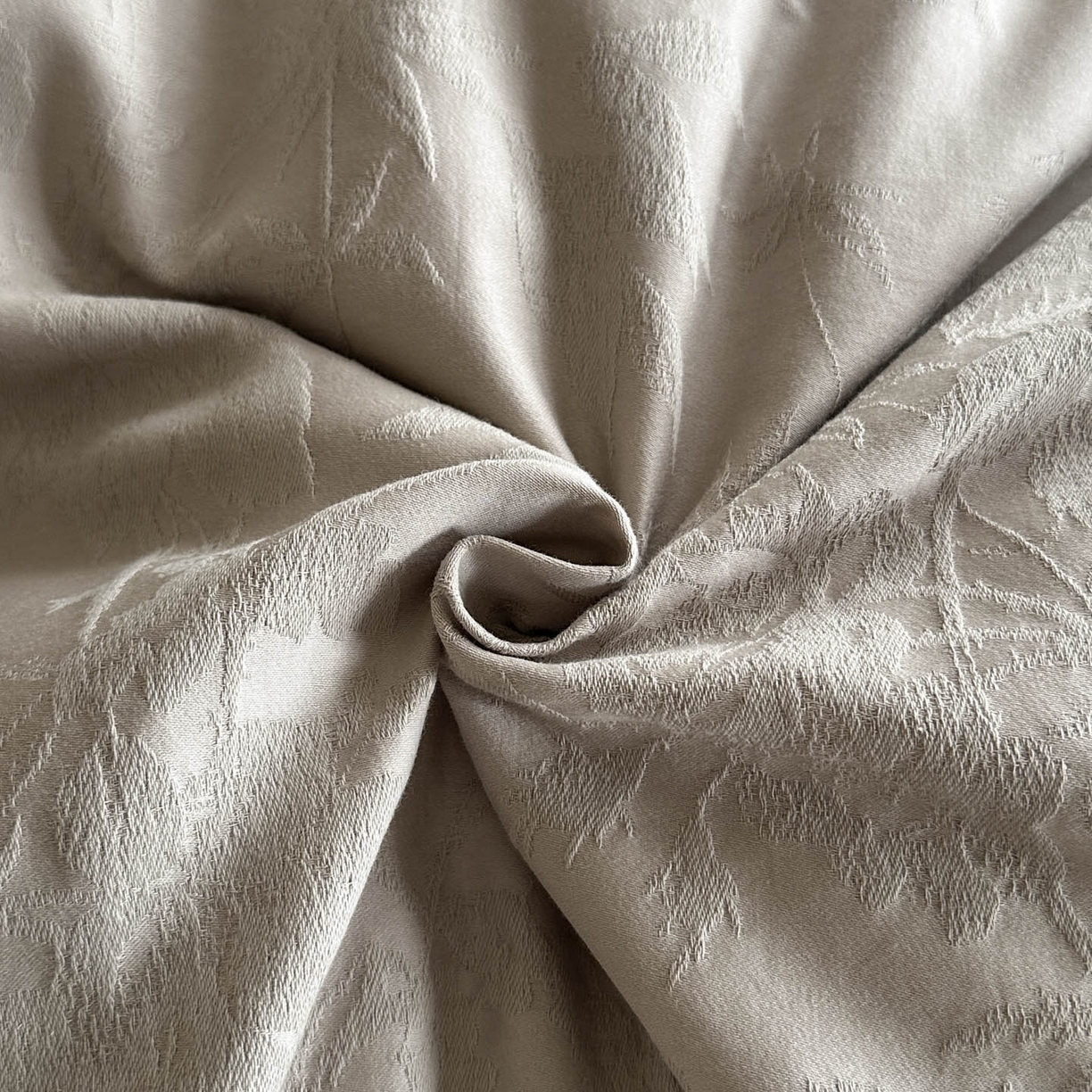 91家纺网 家纺一手货源 找家纺 宜代光年 2026年新款全棉纯棉厚织提花四件套系列（第一批花型） 暗香疏影-浅咖