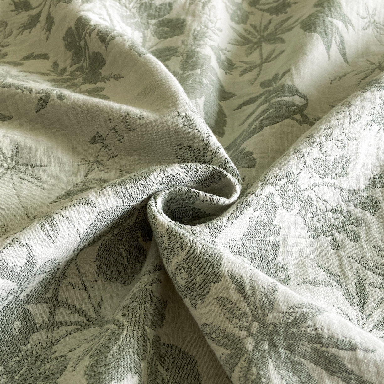 91家纺网 家纺一手货源 找家纺 宜代光年 2026新款60S水洗棉全棉纯棉三层纱色织提花单被套被套单件 繁花-绿