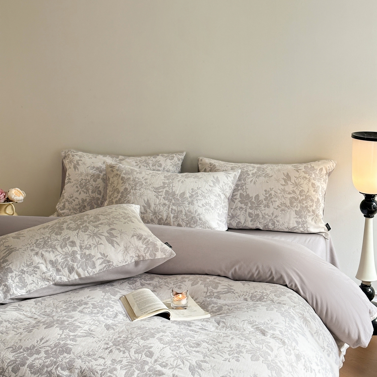 91家纺网 家纺一手货源 找家纺 宜代光年 2026新款60S水洗棉全棉纯棉三层纱色织提花单被套被套单件 繁花-灰