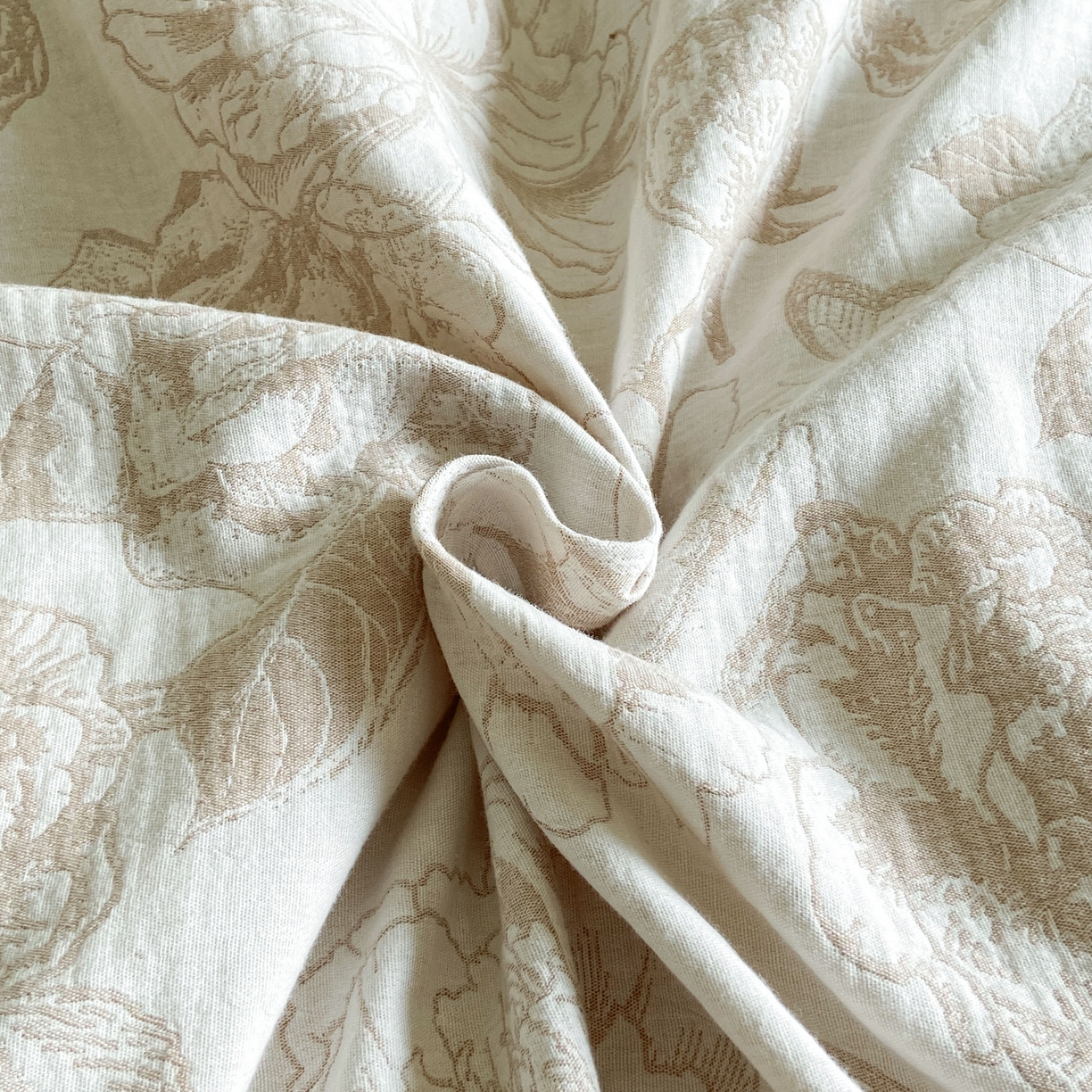 91家纺网 家纺一手货源 找家纺 宜代光年 2026新款60S水洗棉全棉纯棉三层纱色织提花单被套被套单件 牡丹-咖