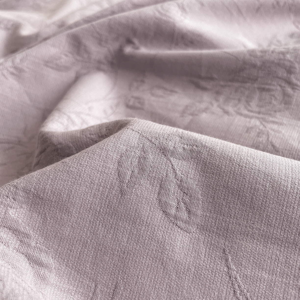 91家纺网 家纺一手货源 找家纺 宜代光年 2026新款60S水洗棉全棉纯棉三层纱色织提花单被套被套单件 陌上花开-紫