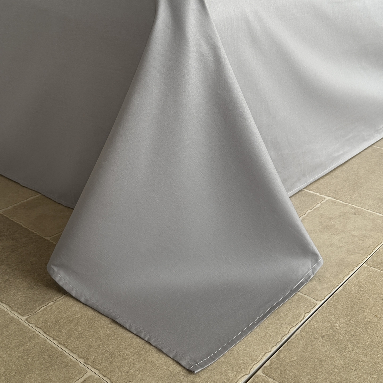 91家纺网 家纺一手货源 找家纺 宜代光年 2026年新款全棉纯棉厚织提花四件套系列（第一批花型） 雨迢迢-紫灰