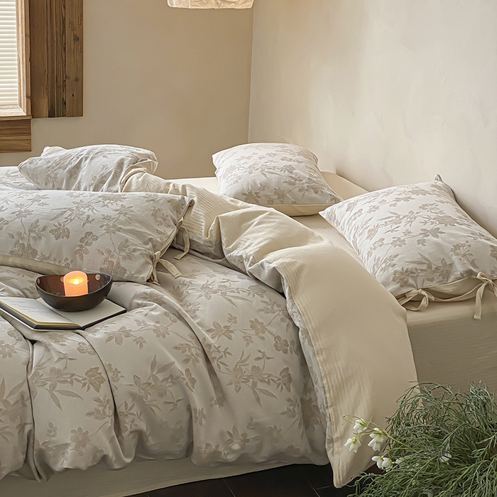 91家纺网 家纺一手货源 找家纺 宜代光年 2026新款棉麻人字纹提花四件套系列 枝蔓