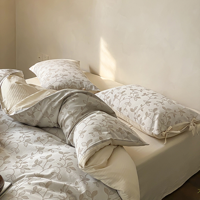 91家纺网 家纺一手货源 找家纺 宜代光年 2026新款棉麻人字纹提花四件套系列 漫影