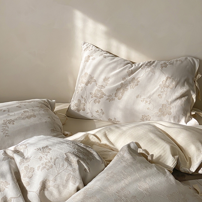 91家纺网 家纺一手货源 找家纺 宜代光年 2026新款棉麻人字纹提花四件套系列 蔷薇