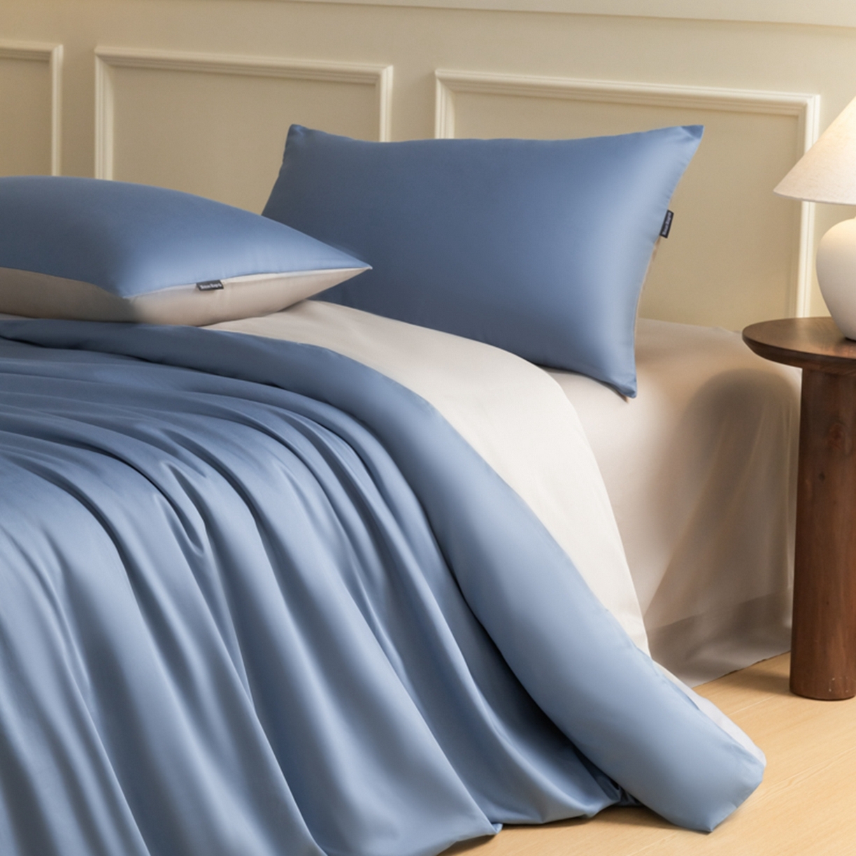91家纺网 家纺一手货源 找家纺 秀色家纺 2026新款高端100pro新疆长绒棉床上四件套全棉纯棉四季纯色双拼高级感礼品团购四件套-米朵 米朵-静谧蓝+烟墨灰