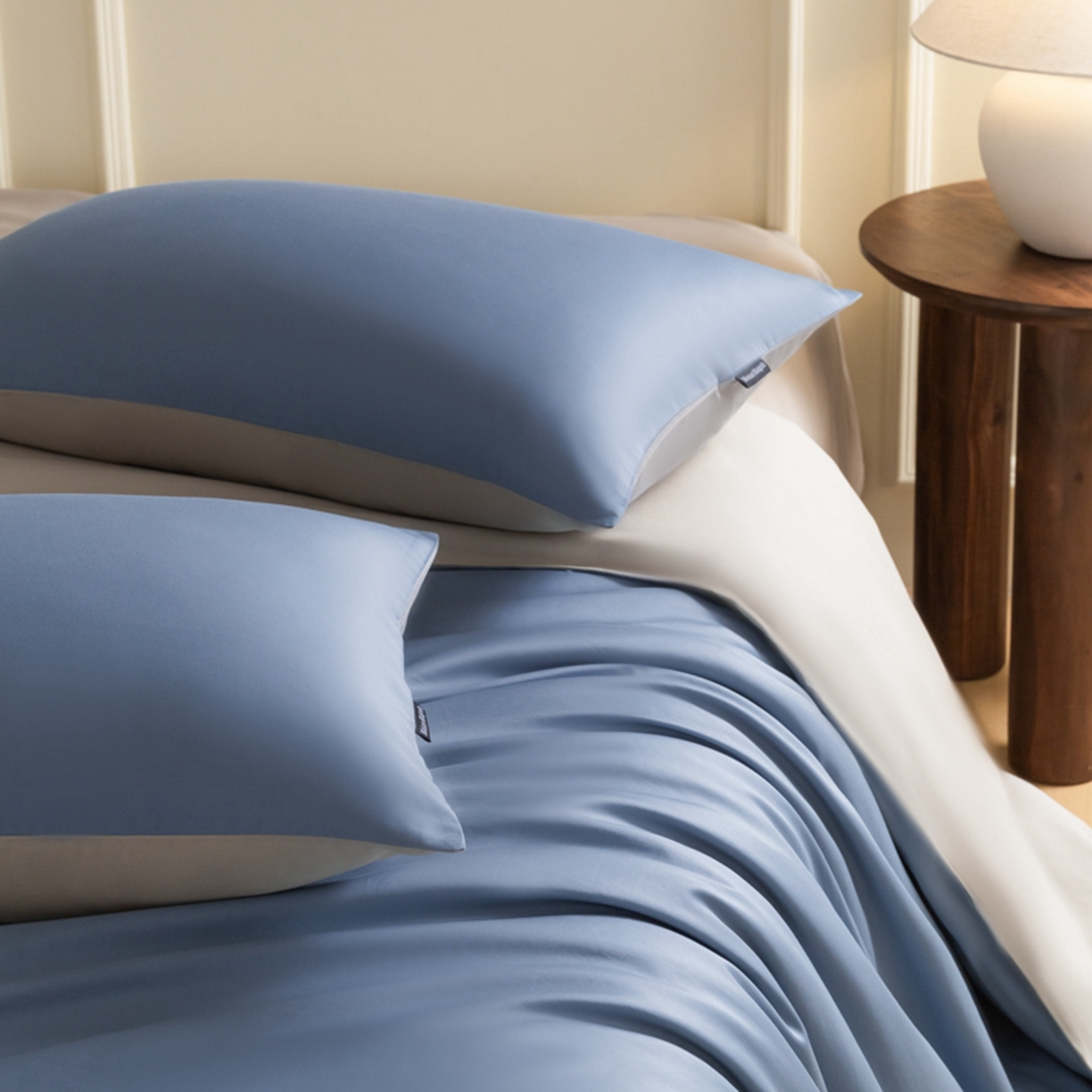 91家纺网 家纺一手货源 找家纺 秀色家纺 2026新款高端100pro新疆长绒棉床上四件套全棉纯棉四季纯色双拼高级感礼品团购四件套-米朵 米朵-静谧蓝+烟墨灰