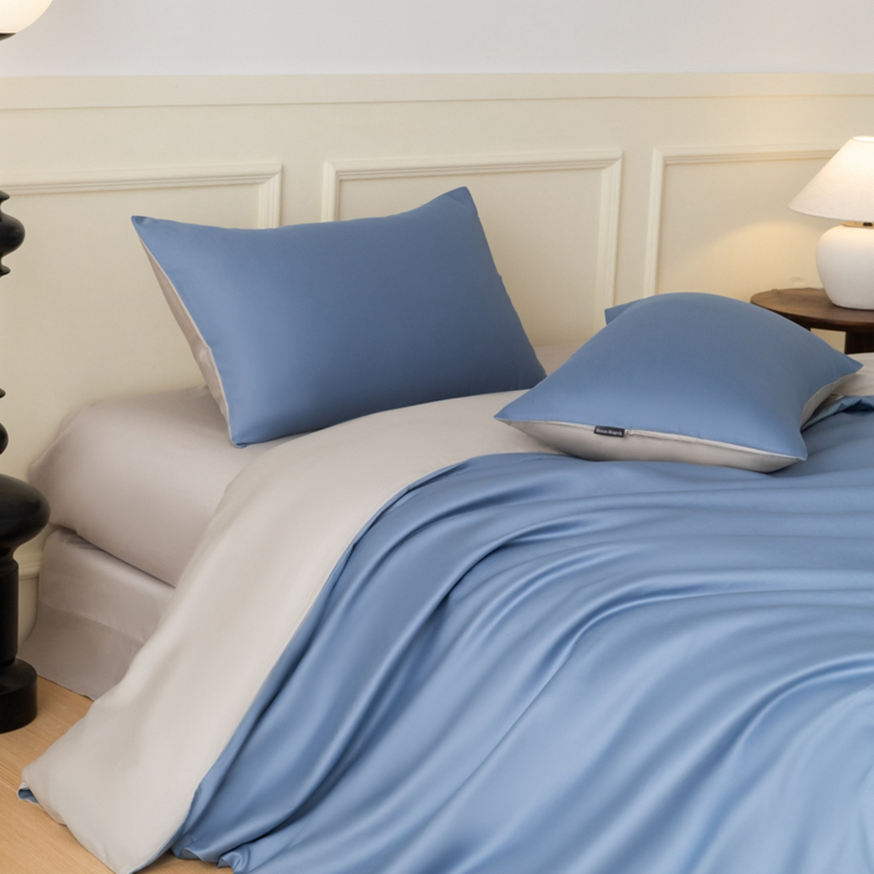 91家纺网 家纺一手货源 找家纺 秀色家纺 2026新款高端100pro新疆长绒棉床上四件套全棉纯棉四季纯色双拼高级感礼品团购四件套-米朵 米朵-静谧蓝+烟墨灰