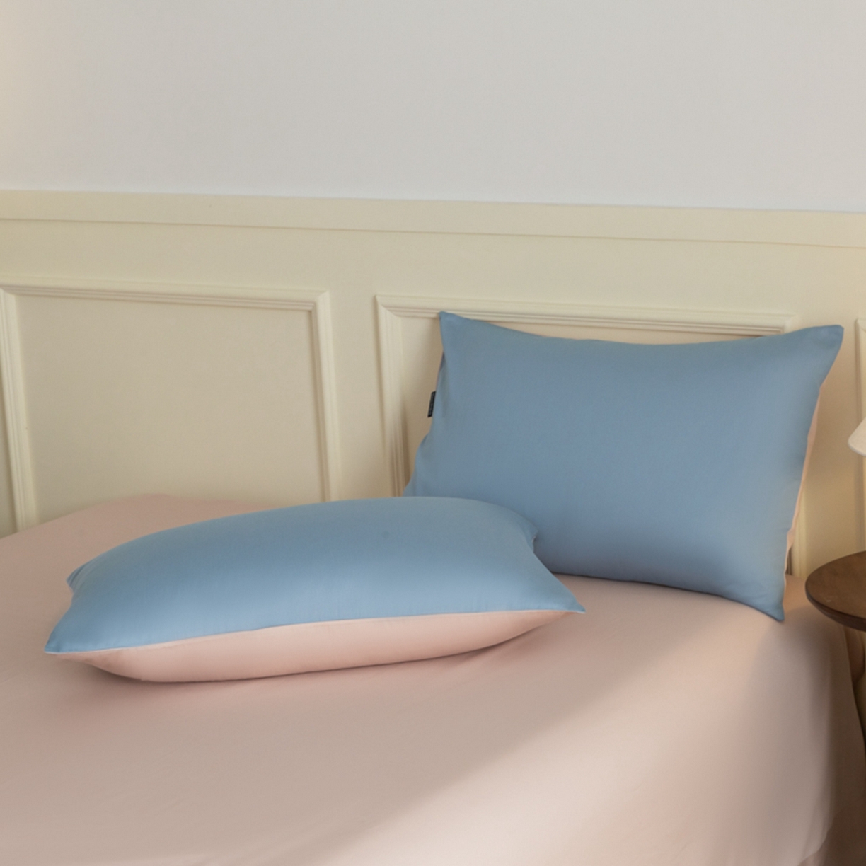 91家纺网 家纺一手货源 找家纺 秀色家纺 2026新款高端100pro新疆长绒棉床上四件套全棉纯棉四季纯色双拼高级感礼品团购四件套-米朵 米朵-蓝莓粉