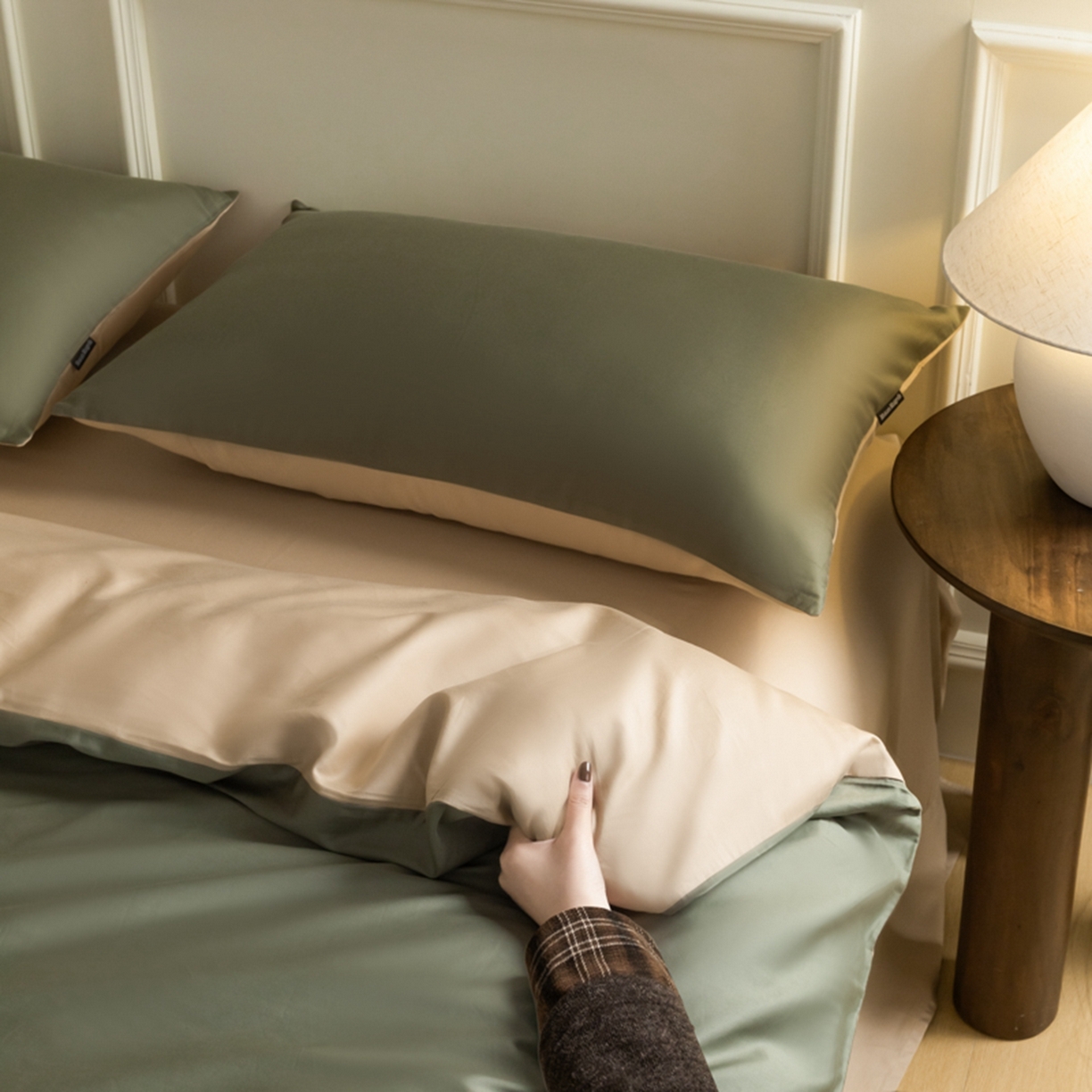 91家纺网 家纺一手货源 找家纺 秀色家纺 2026新款高端100pro新疆长绒棉床上四件套全棉纯棉四季纯色双拼高级感礼品团购四件套-米朵 米朵-琉璃香槟金