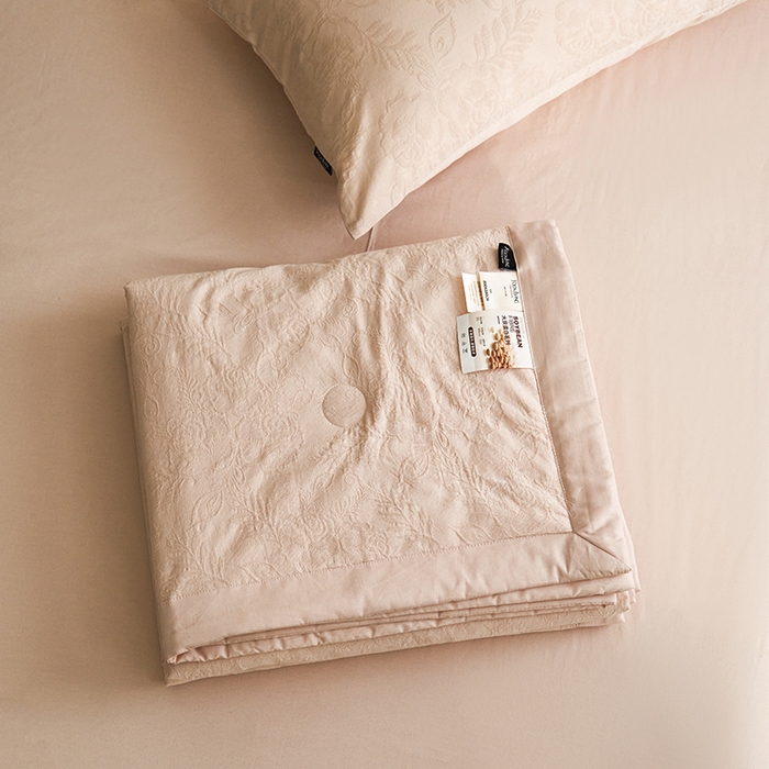 91家纺网 家纺一手货源 找家纺 宜代光年 2026新款60S水洗棉全棉纯棉三层纱色织提花夏被四件套系列 海棠