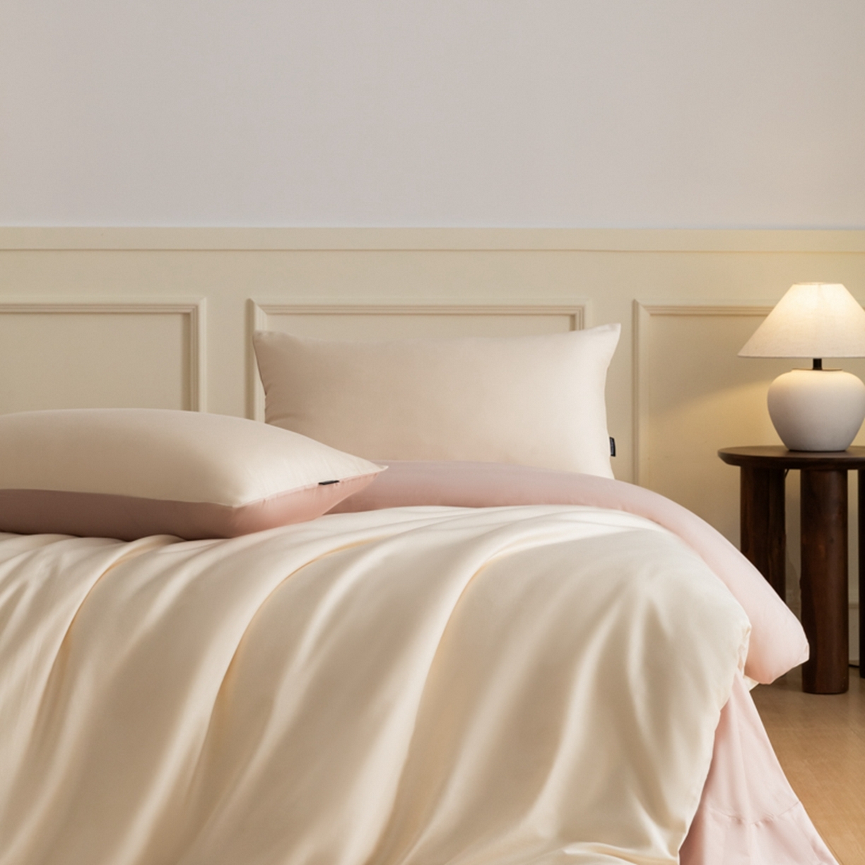 91家纺网 家纺一手货源 找家纺 秀色家纺 2026新款高端100pro新疆长绒棉床上四件套全棉纯棉四季纯色双拼高级感礼品团购四件套-米朵 米朵-蜜桃奶油