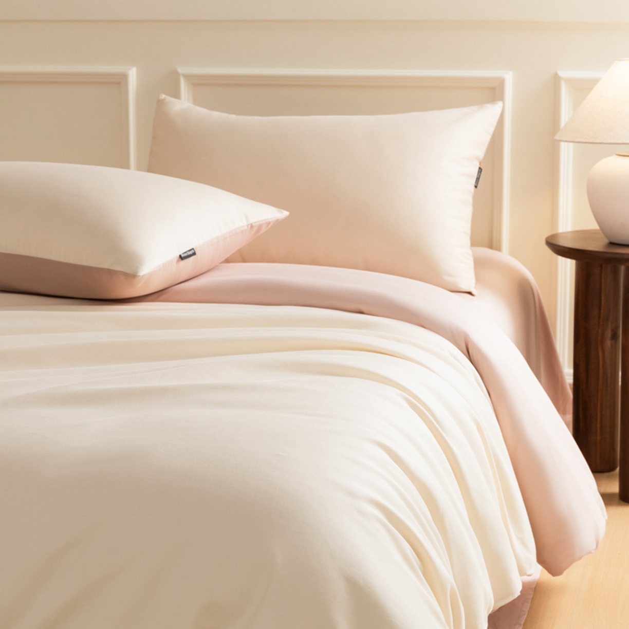 91家纺网 家纺一手货源 找家纺 秀色家纺 2026新款高端100pro新疆长绒棉床上四件套全棉纯棉四季纯色双拼高级感礼品团购四件套-米朵 米朵-蜜桃奶油