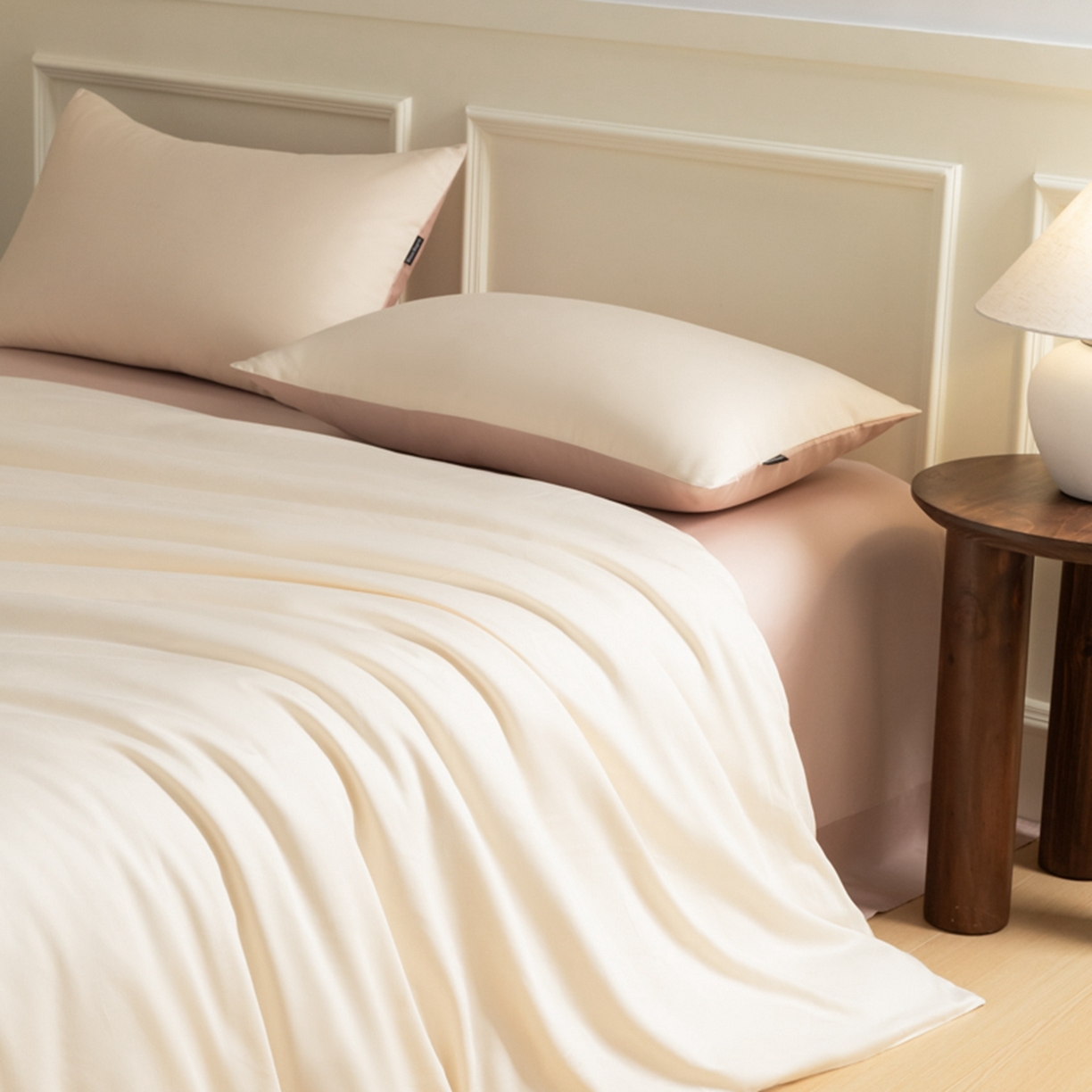 91家纺网 家纺一手货源 找家纺 秀色家纺 2026新款高端100pro新疆长绒棉床上四件套全棉纯棉四季纯色双拼高级感礼品团购四件套-米朵 米朵-蜜桃奶油