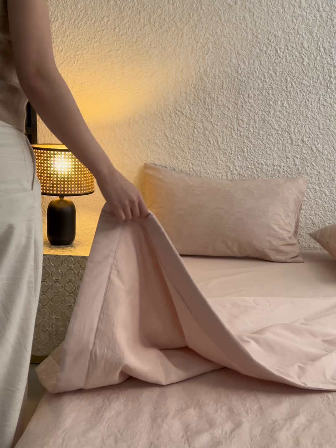 91家纺网 家纺一手货源 找家纺 宜代光年 2026新款60S水洗棉全棉纯棉三层纱色织提花夏被四件套系列 海棠