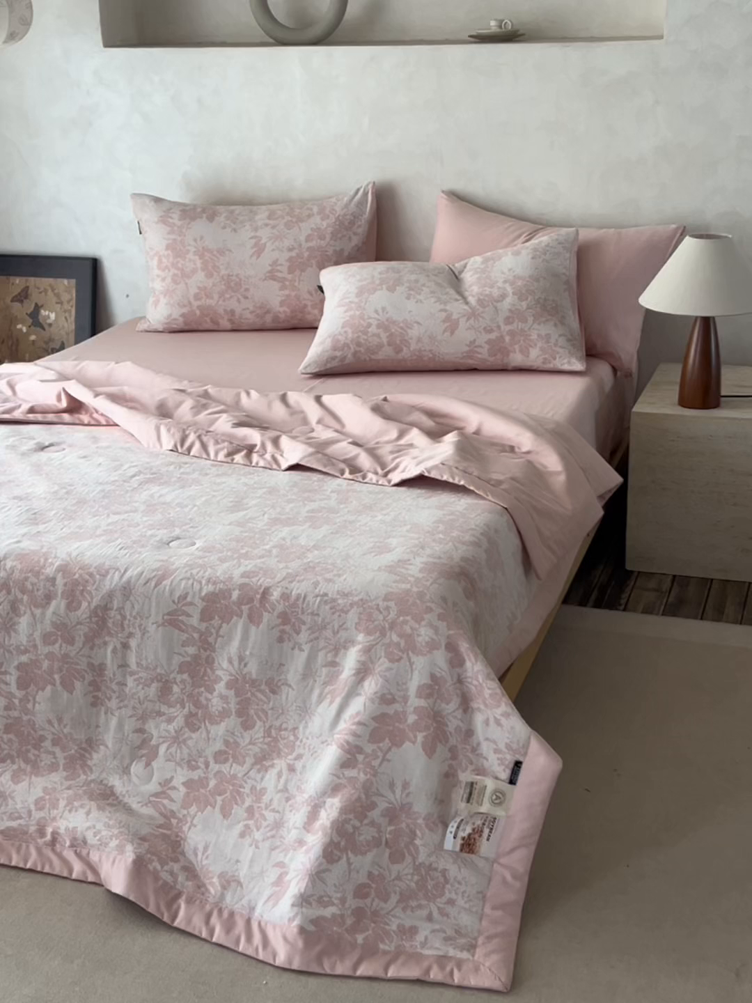 91家纺网 家纺一手货源 找家纺 （总）宜代光年 2026新款60S水洗棉全棉纯棉三层纱色织提花夏被四件套系列