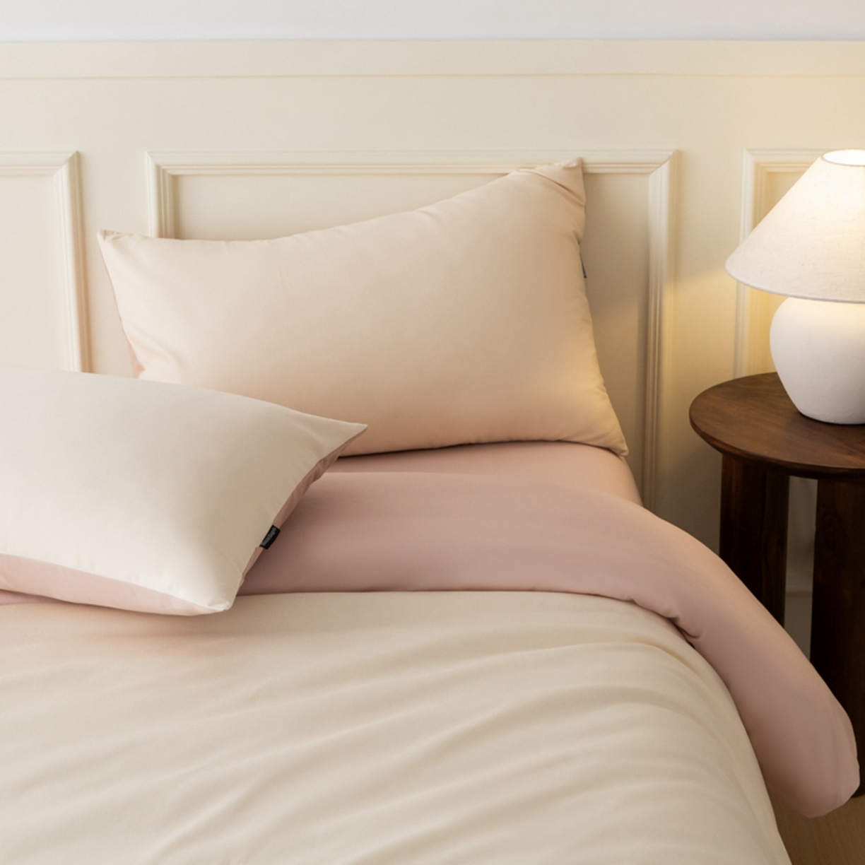 91家纺网 家纺一手货源 找家纺 秀色家纺 2026新款高端100pro新疆长绒棉床上四件套全棉纯棉四季纯色双拼高级感礼品团购四件套-米朵 米朵-蜜桃奶油