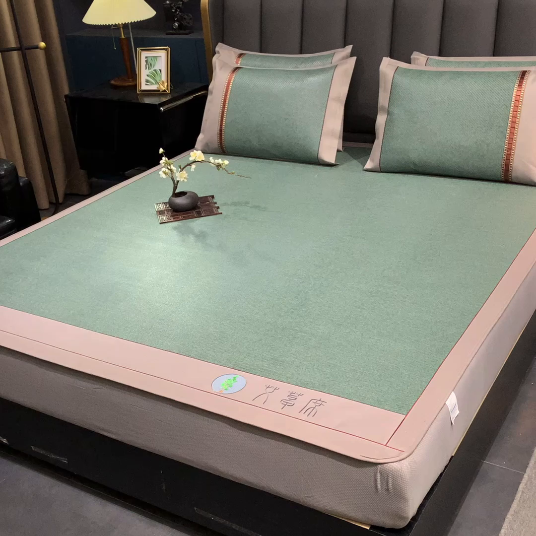 91家纺网 家纺一手货源 找家纺 小牛席业 2026新款加厚款-经典艾草养生席（床笠款） 艾草养生席-床笠款-墨绿