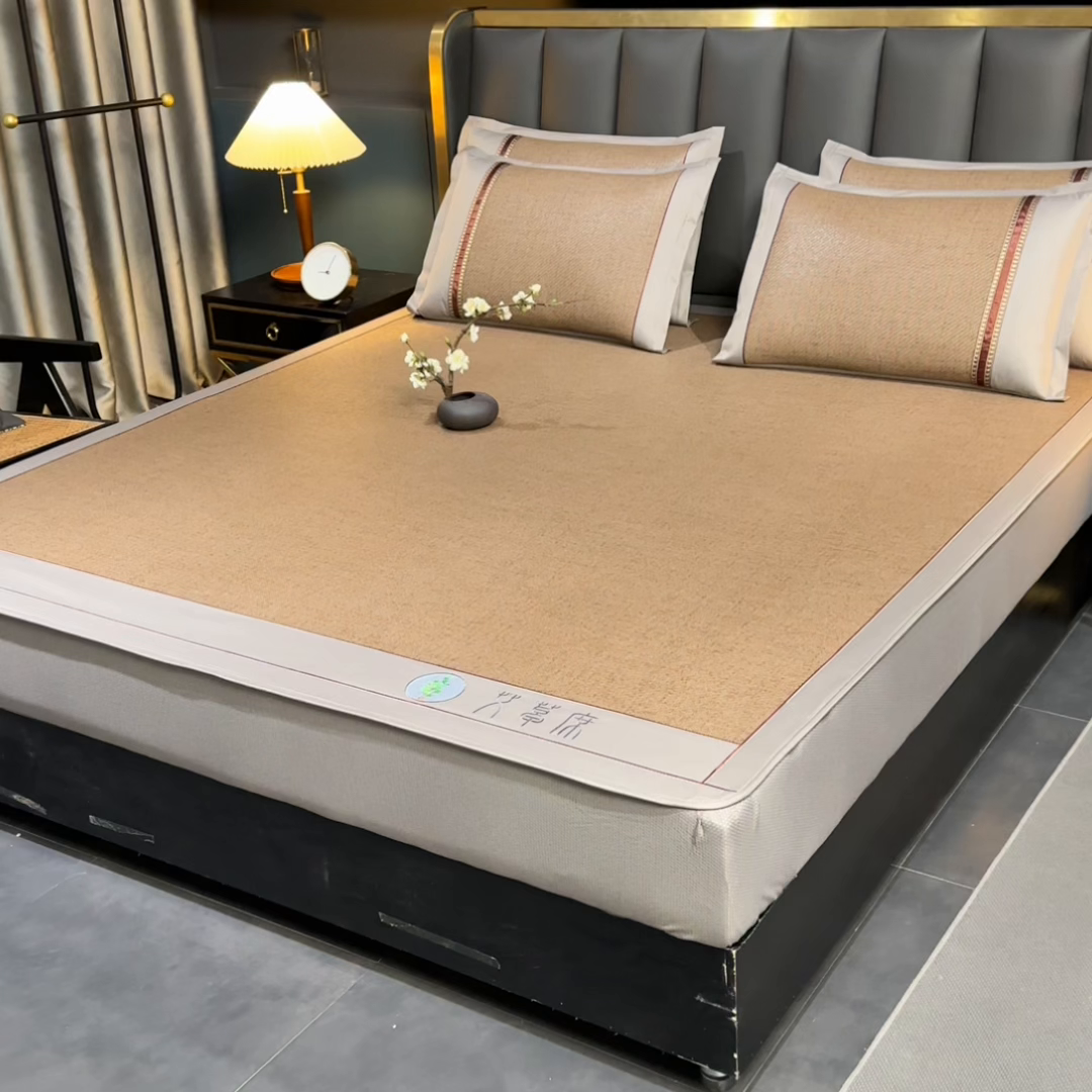 91家纺网 家纺一手货源 找家纺 小牛席业 2026新款加厚款-经典艾草养生席（床笠款） 艾草养生席-床笠款-浅咖