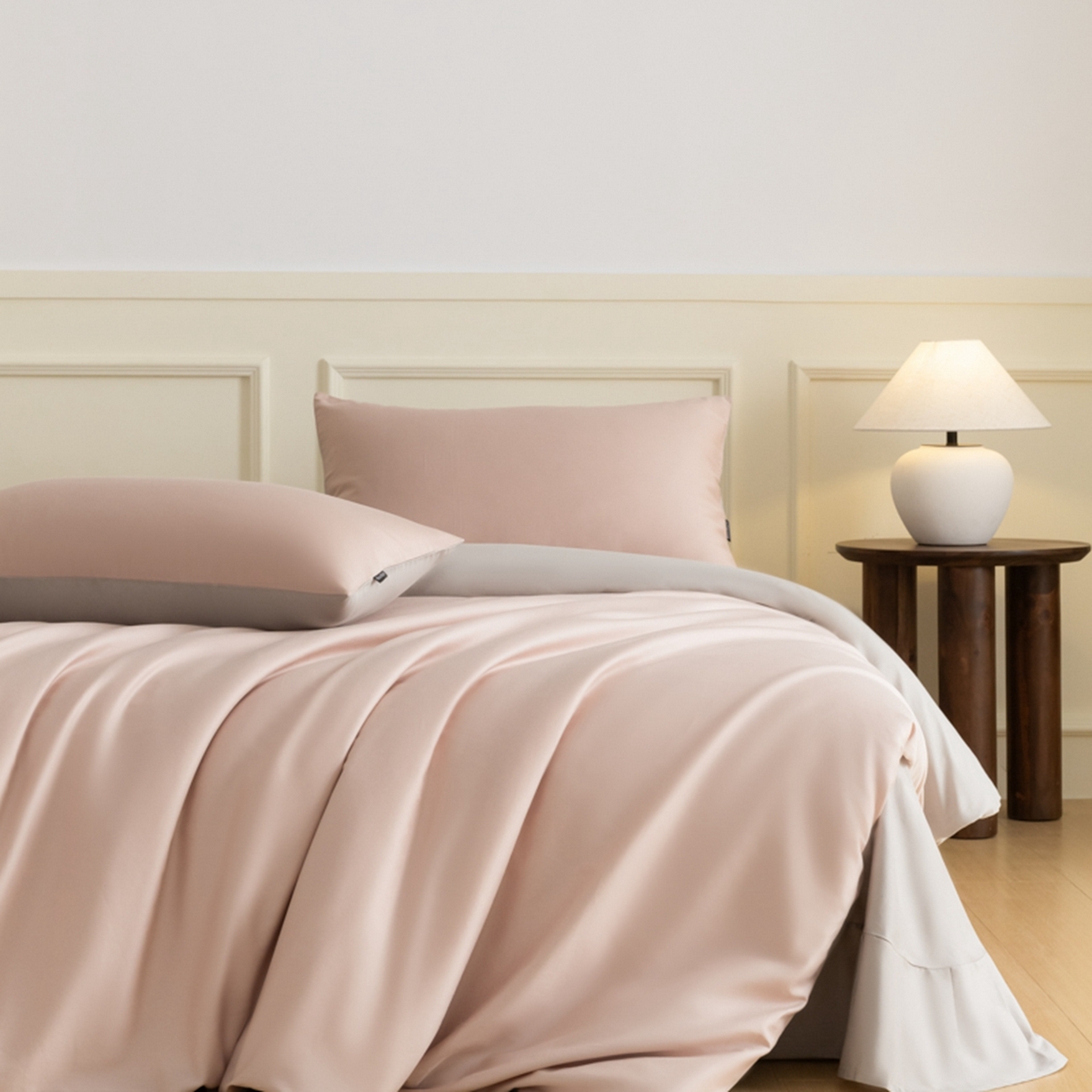 91家纺网 家纺一手货源 找家纺 秀色家纺 2026新款高端100pro新疆长绒棉床上四件套全棉纯棉四季纯色双拼高级感礼品团购四件套-米朵 米朵-蕊粉灰