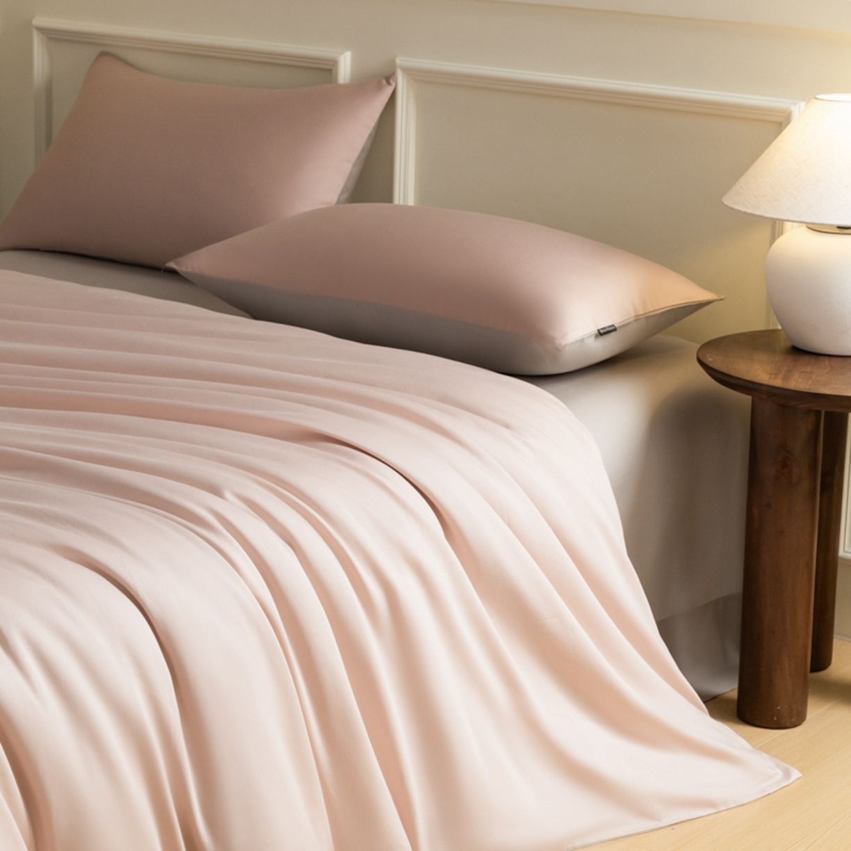 91家纺网 家纺一手货源 找家纺 秀色家纺 2026新款高端100pro新疆长绒棉床上四件套全棉纯棉四季纯色双拼高级感礼品团购四件套-米朵 米朵-蕊粉灰