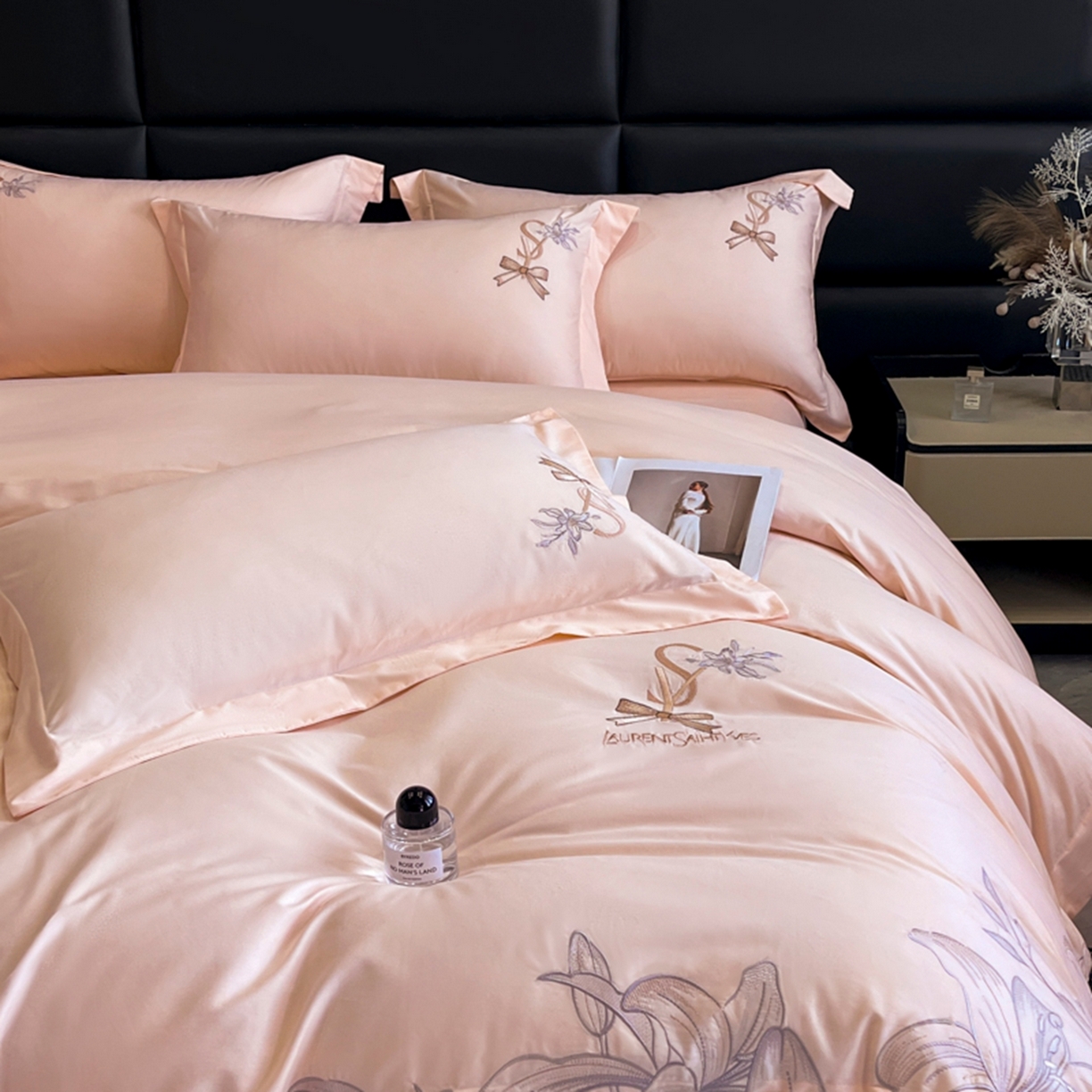 91家纺网 家纺一手货源 找家纺 金牛座家纺 2026新款新疆长绒棉全棉纯棉刺绣四件套-百合系列 百合-淡雅粉