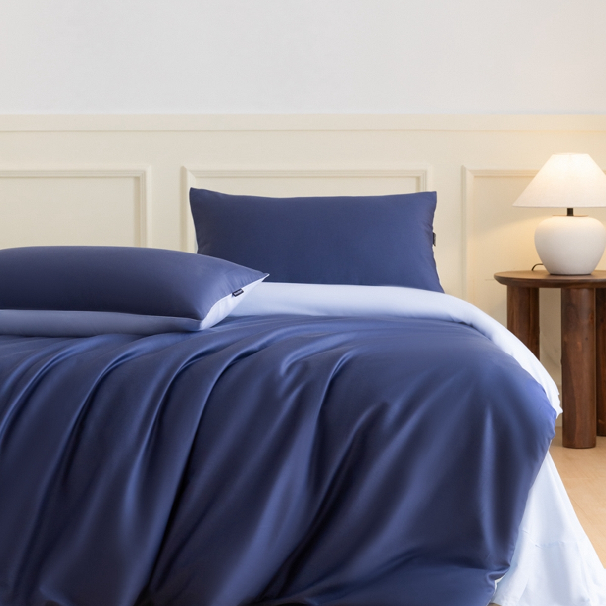 91家纺网 家纺一手货源 找家纺 秀色家纺 2026新款高端100pro新疆长绒棉床上四件套全棉纯棉四季纯色双拼高级感礼品团购四件套-米朵 米朵-深空蓝+远山蓝