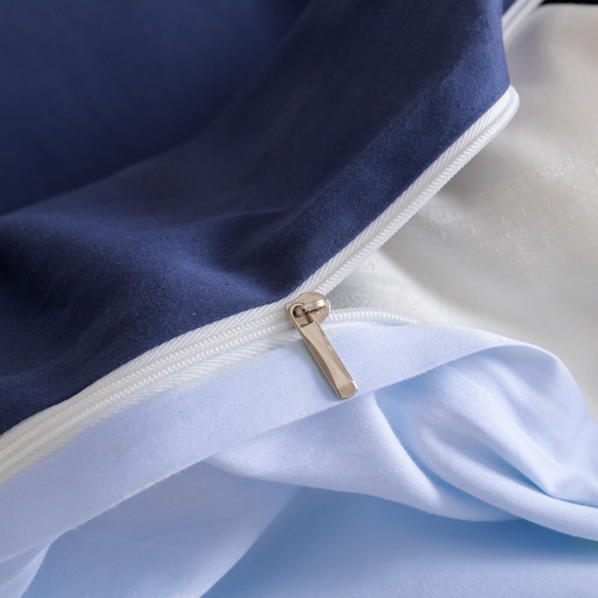 91家纺网 家纺一手货源 找家纺 秀色家纺 2026新款高端100pro新疆长绒棉床上四件套全棉纯棉四季纯色双拼高级感礼品团购四件套-米朵 米朵-深空蓝+远山蓝