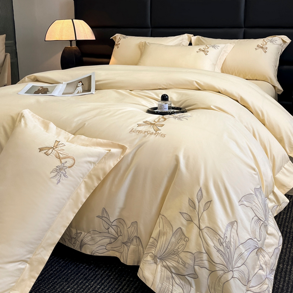 91家纺网 家纺一手货源 找家纺 金牛座家纺 2026新款新疆长绒棉全棉纯棉刺绣四件套-百合系列 百合-奶昔白