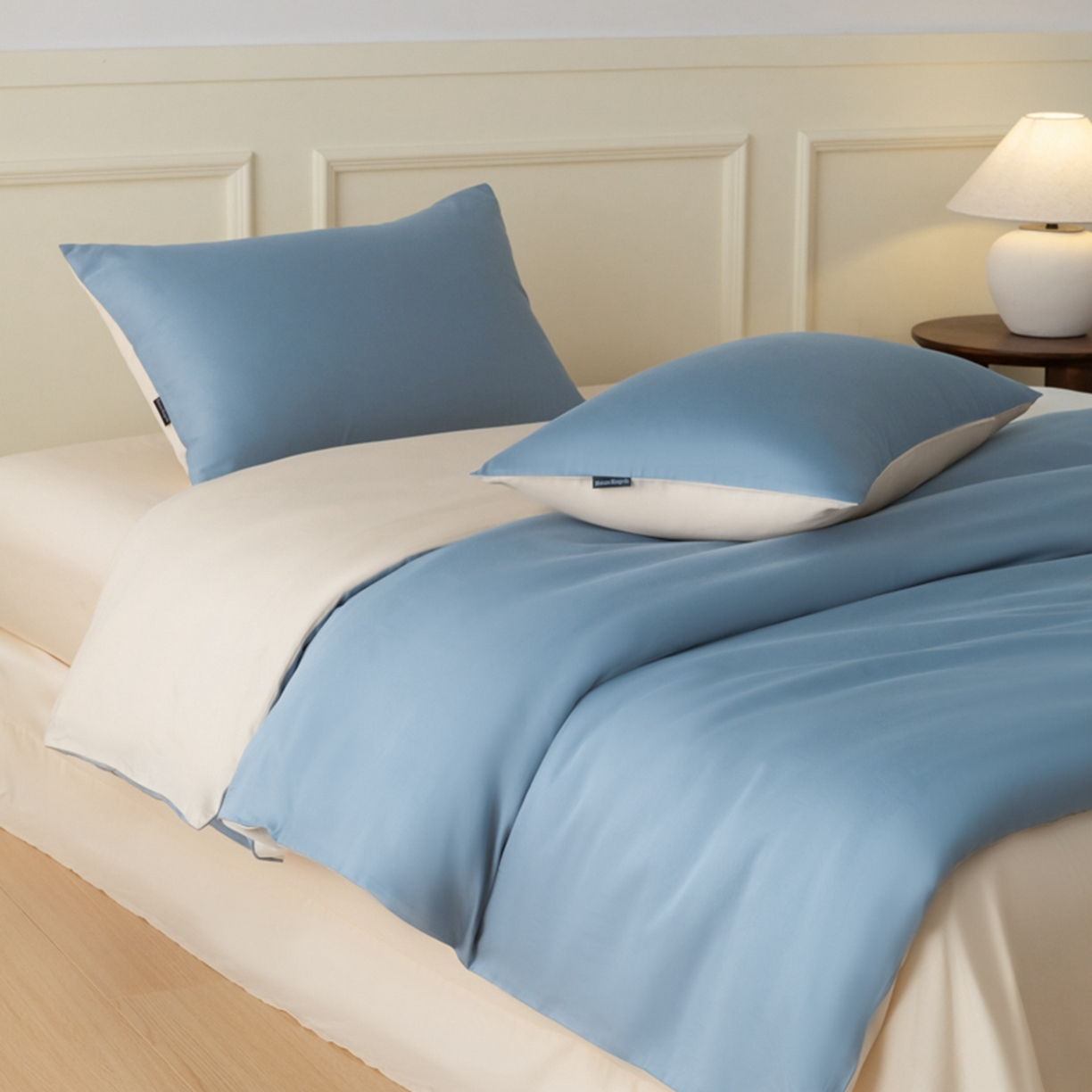 91家纺网 家纺一手货源 找家纺 秀色家纺 2026新款高端100pro新疆长绒棉床上四件套全棉纯棉四季纯色双拼高级感礼品团购四件套-米朵 米朵-天空蓝+奶昔白