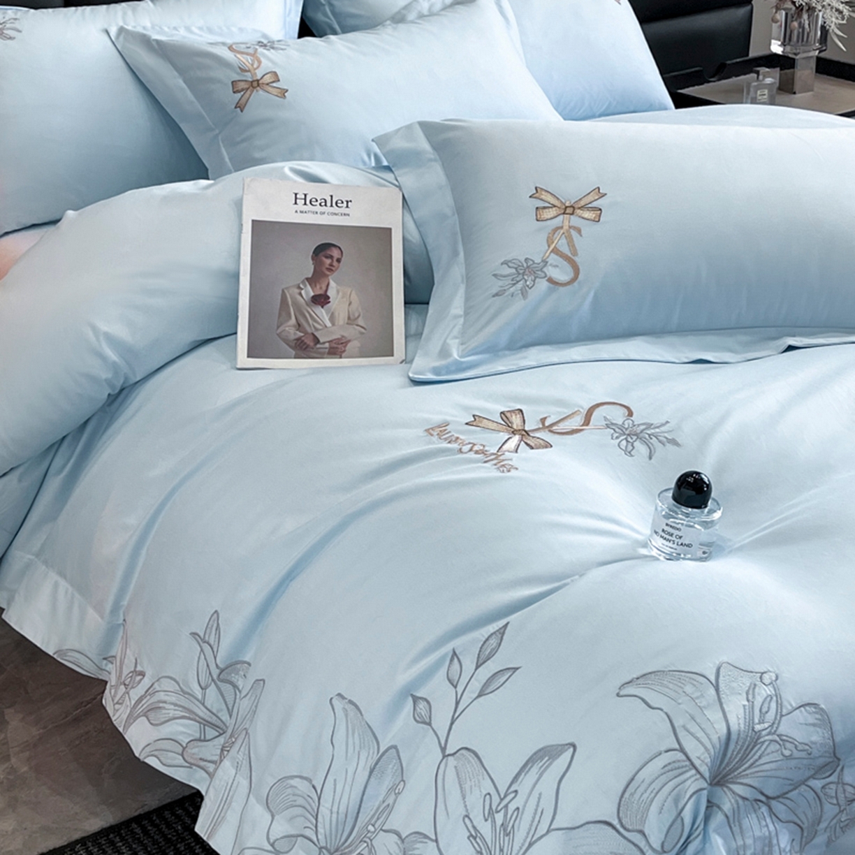 91家纺网 家纺一手货源 找家纺 金牛座家纺 2026新款新疆长绒棉全棉纯棉刺绣四件套-百合系列 百合-浅蓝