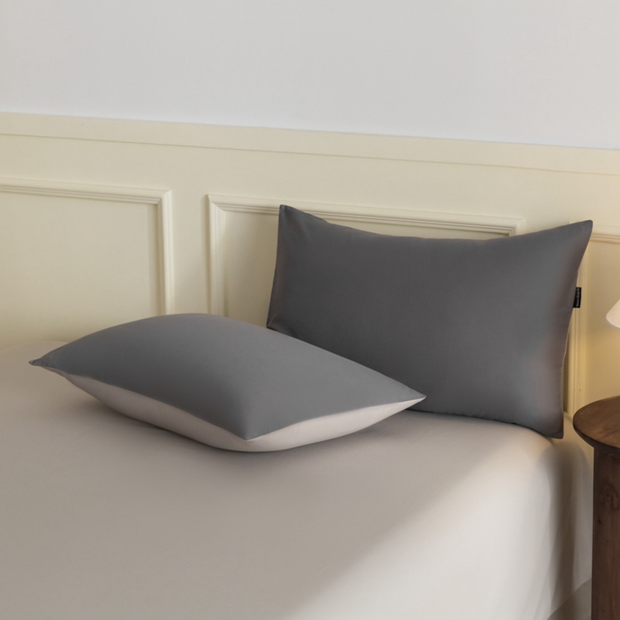 91家纺网 家纺一手货源 找家纺 秀色家纺 2026新款高端100pro新疆长绒棉床上四件套全棉纯棉四季纯色双拼高级感礼品团购四件套-米朵 米朵-雅士灰+烟墨灰