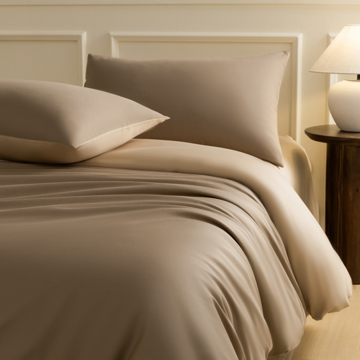 91家纺网 家纺一手货源 找家纺 秀色家纺 2026新款高端100pro新疆长绒棉床上四件套全棉纯棉四季纯色双拼高级感礼品团购四件套-米朵 米朵-亚麻咖+香槟金