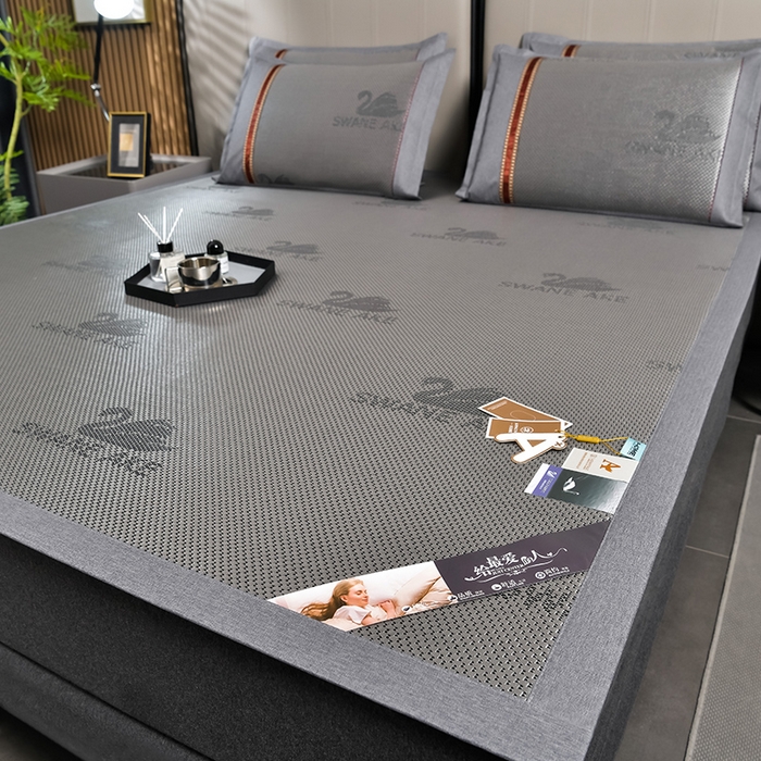 91家纺网 家纺一手货源 找家纺 小牛席业 2026新款加厚天鹅冰藤席系列 加厚款-天鹅冰藤席（黑咖）