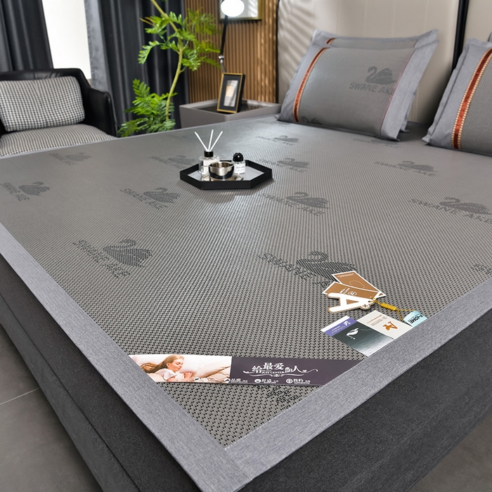 91家纺网 家纺一手货源 找家纺 小牛席业 2026新款加厚天鹅冰藤席系列 加厚款-天鹅冰藤席（黑咖）