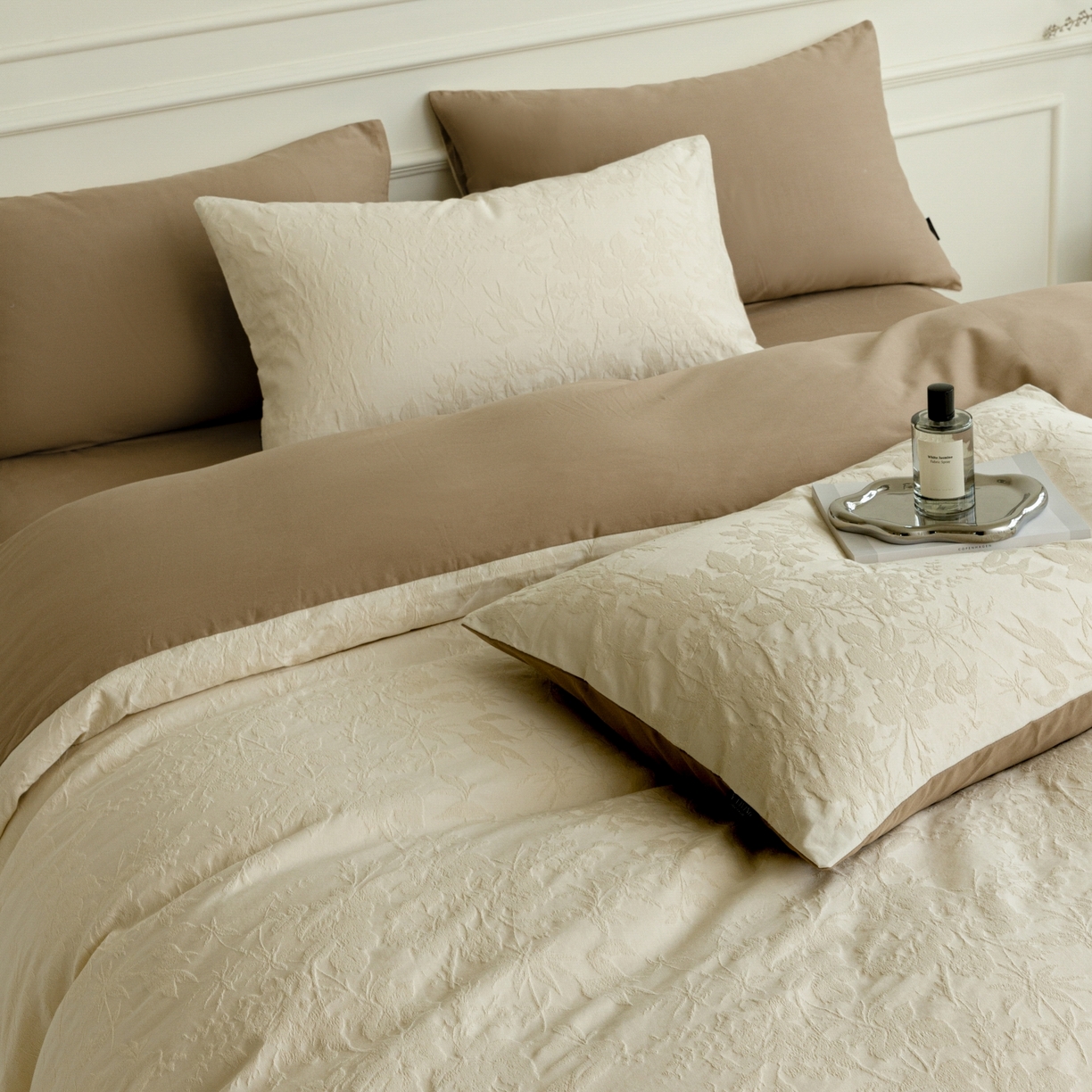 91家纺网 家纺一手货源 找家纺 （总）宜代光年 2026年新款全棉厚织提花四件套系列（第一批花型）极有家花型