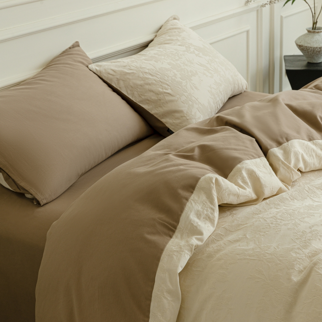 91家纺网 家纺一手货源 找家纺 （总）宜代光年 2026年新款全棉厚织提花四件套系列（第一批花型）极有家花型