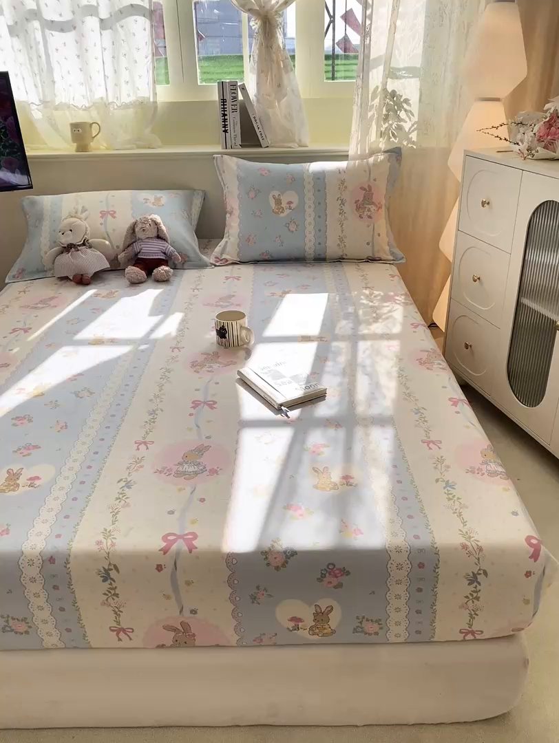 91家纺网 家纺一手货源 找家纺 女子家纺 2026新款全棉纯棉印花小清新系列单床笠单品床笠床笠单件 花丛兔兰