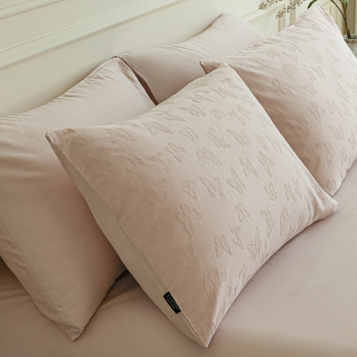 91家纺网 家纺一手货源 找家纺 宜代光年 2026年新款全棉厚织提花四件套系列（第一批花型）极有家花型 蝶梦悠悠-浅粉