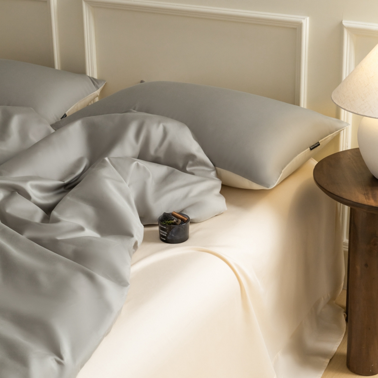 91家纺网 家纺一手货源 找家纺 秀色家纺 2026新款高端100pro新疆长绒棉床上四件套全棉纯棉四季纯色双拼高级感礼品团购四件套-米朵 米朵-烟墨灰+奶昔白